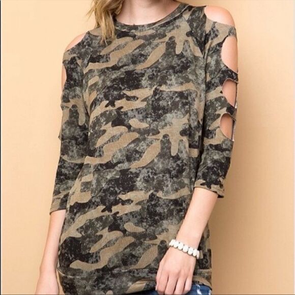 Tops - 3/4 open sleeve Camo Top                       